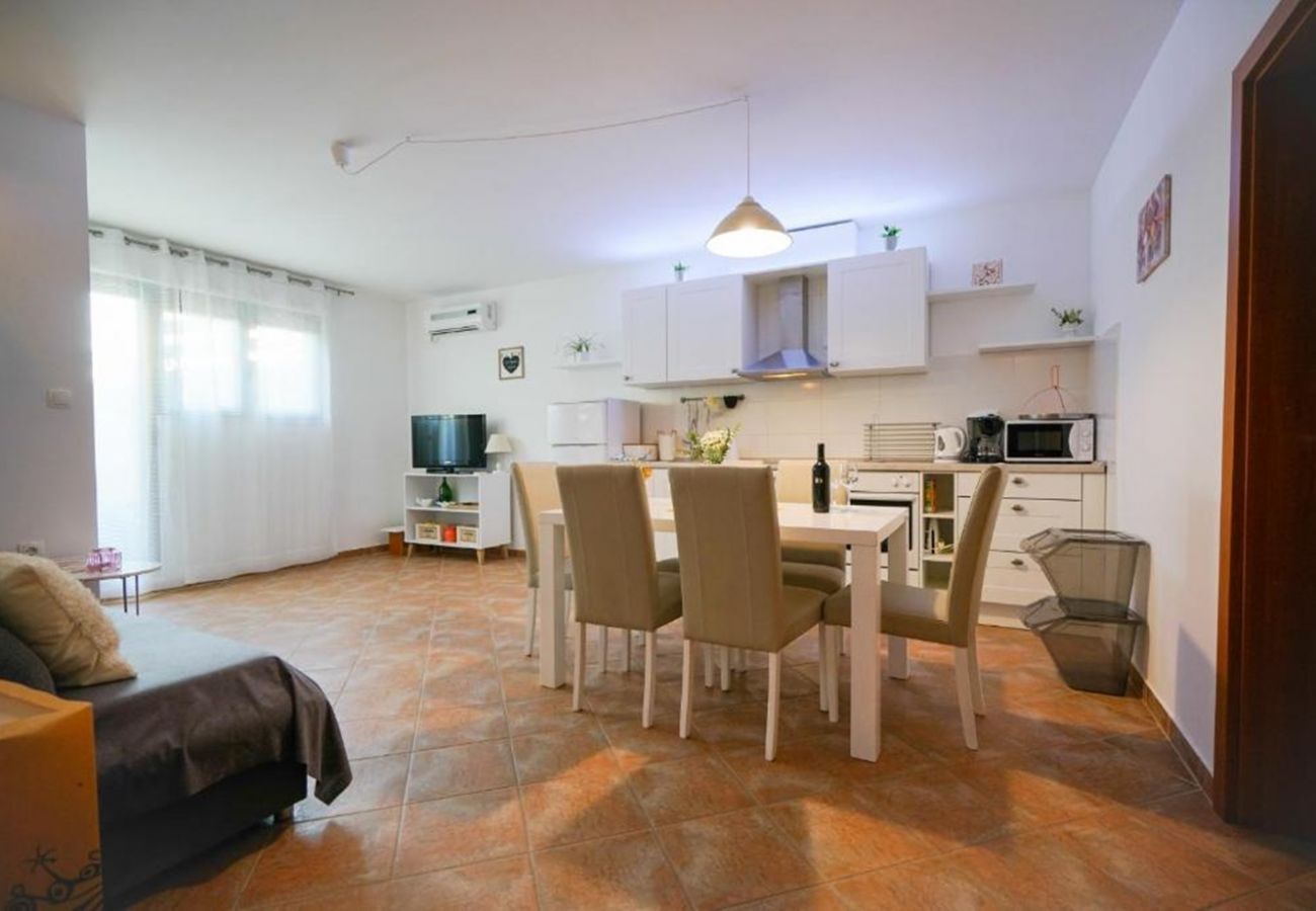 Apartment in Šibenik - Poolincluded - Apartment Cvita