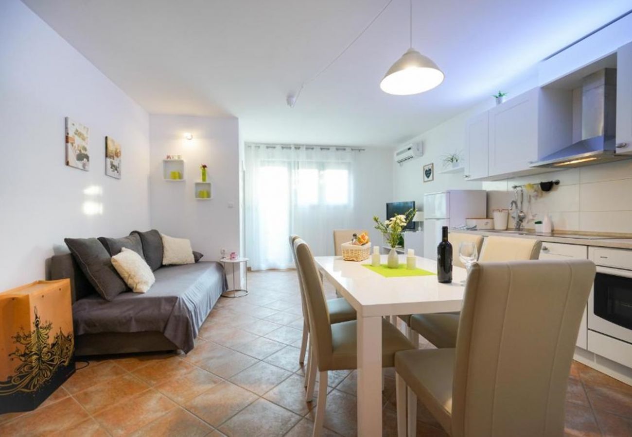 Apartment in Šibenik - Poolincluded - Apartment Cvita