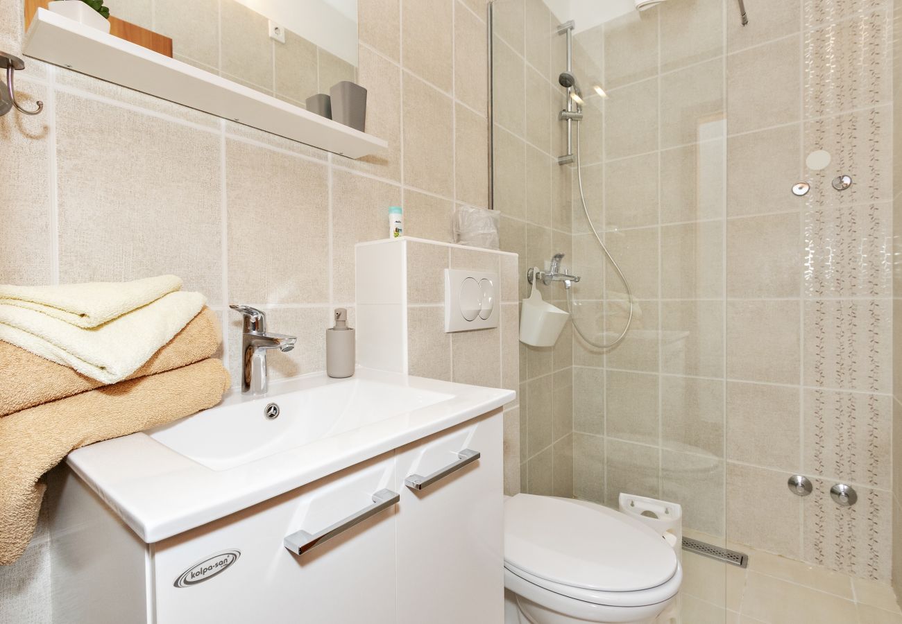 Apartment in Šibenik - Poolincluded - Apartment Cvita
