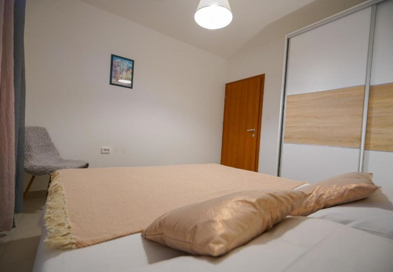 Apartment in Šibenik - Poolincluded - Apartment Cvita