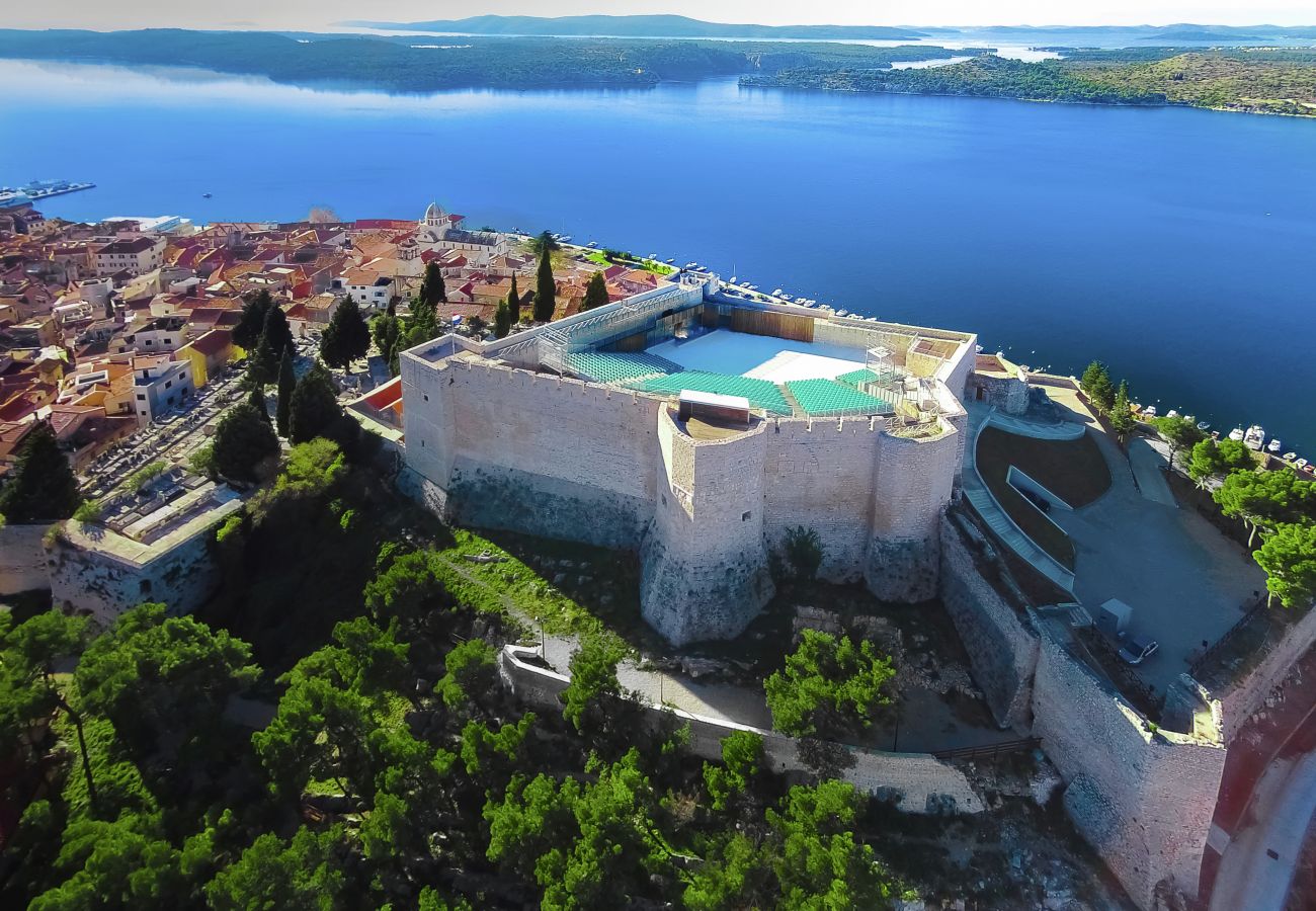 Apartment in Šibenik - Poolincluded - Apartment Cvita