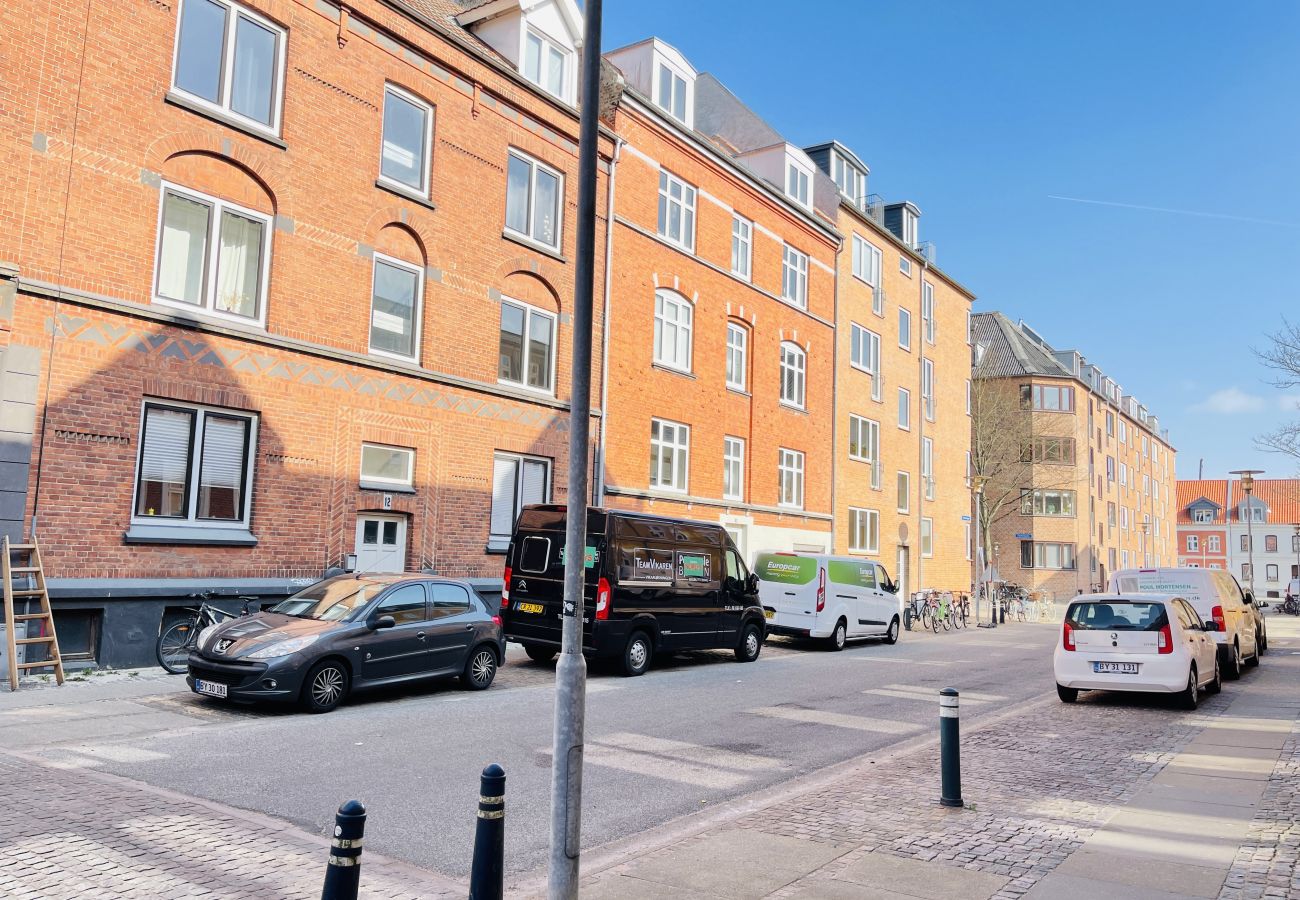 Apartment in Aalborg - aday - Apartment with Balcony and barbecue