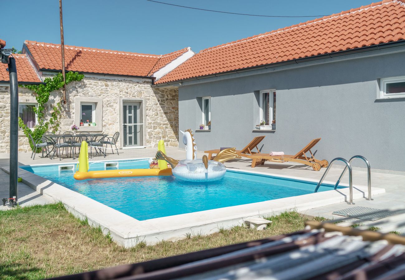 House in Dobra Voda - Poolincluded - Holiday Home Dobra Voda