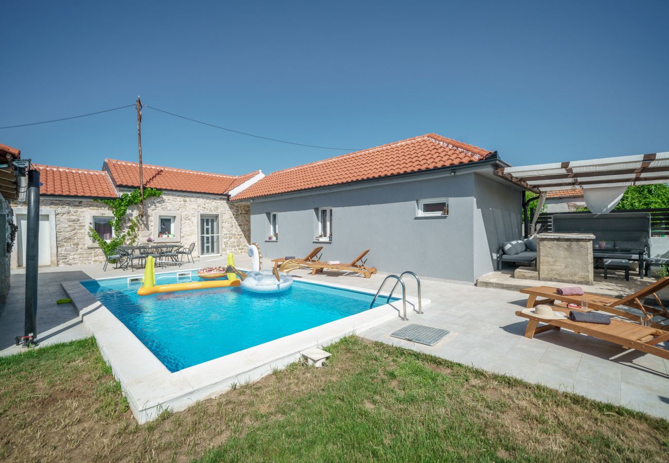 House in Dobra Voda - Poolincluded - Holiday Home Dobra Voda