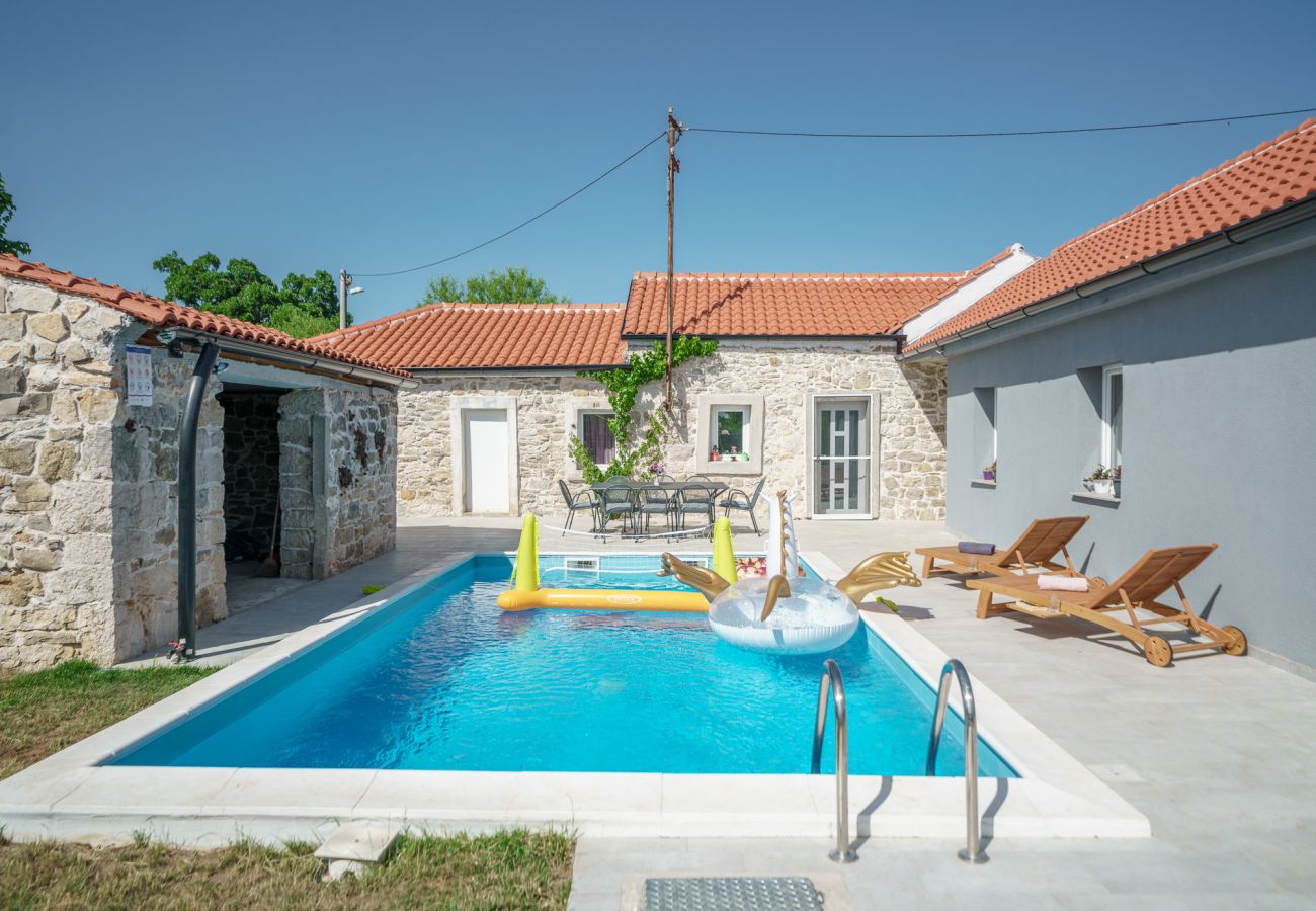 House in Dobra Voda - Poolincluded - Holiday Home Dobra Voda