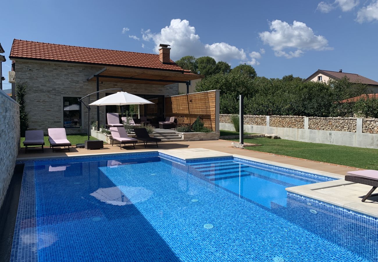 House in Donji Proložac - Poolincluded - Luxury Villa Prolozac