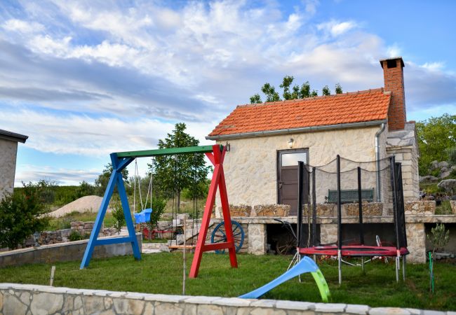 House in Kruševo - Poolincluded - Villa Krusevo House in Kruševo - Poolincluded - Villa Krusevo