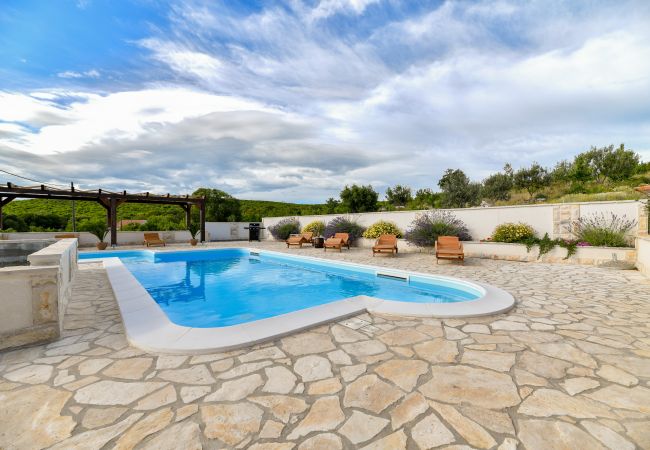 House in Kruševo - Poolincluded - Villa Krusevo House in Kruševo - Poolincluded - Villa Krusevo