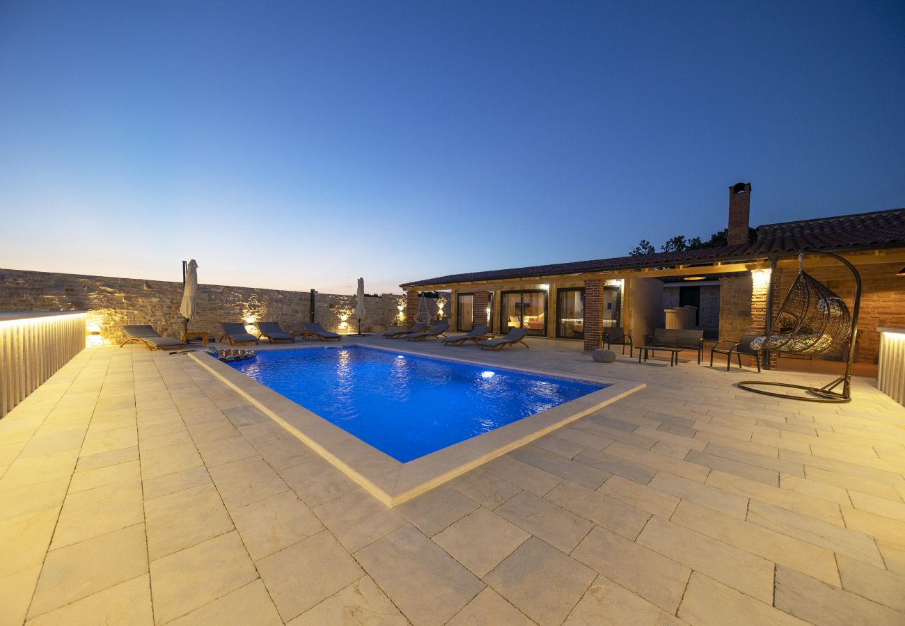 House in Lisicic - Poolincluded - Villa Hilltop Heaven