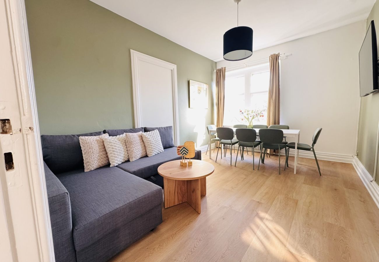 Apartment in Aalborg - aday - Aalborg Mansion - 3 Bedrooms Apartment