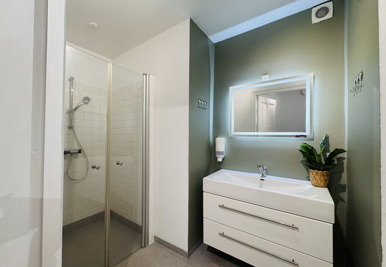 Apartment in Aalborg - aday - Aalborg Mansion - 3 Bedrooms Apartment