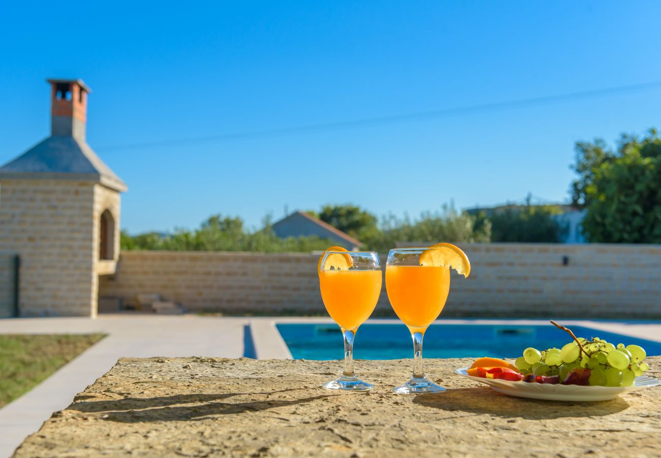 House in Lišane Ostrovicke - Poolincluded - Holiday Home Maslina 
