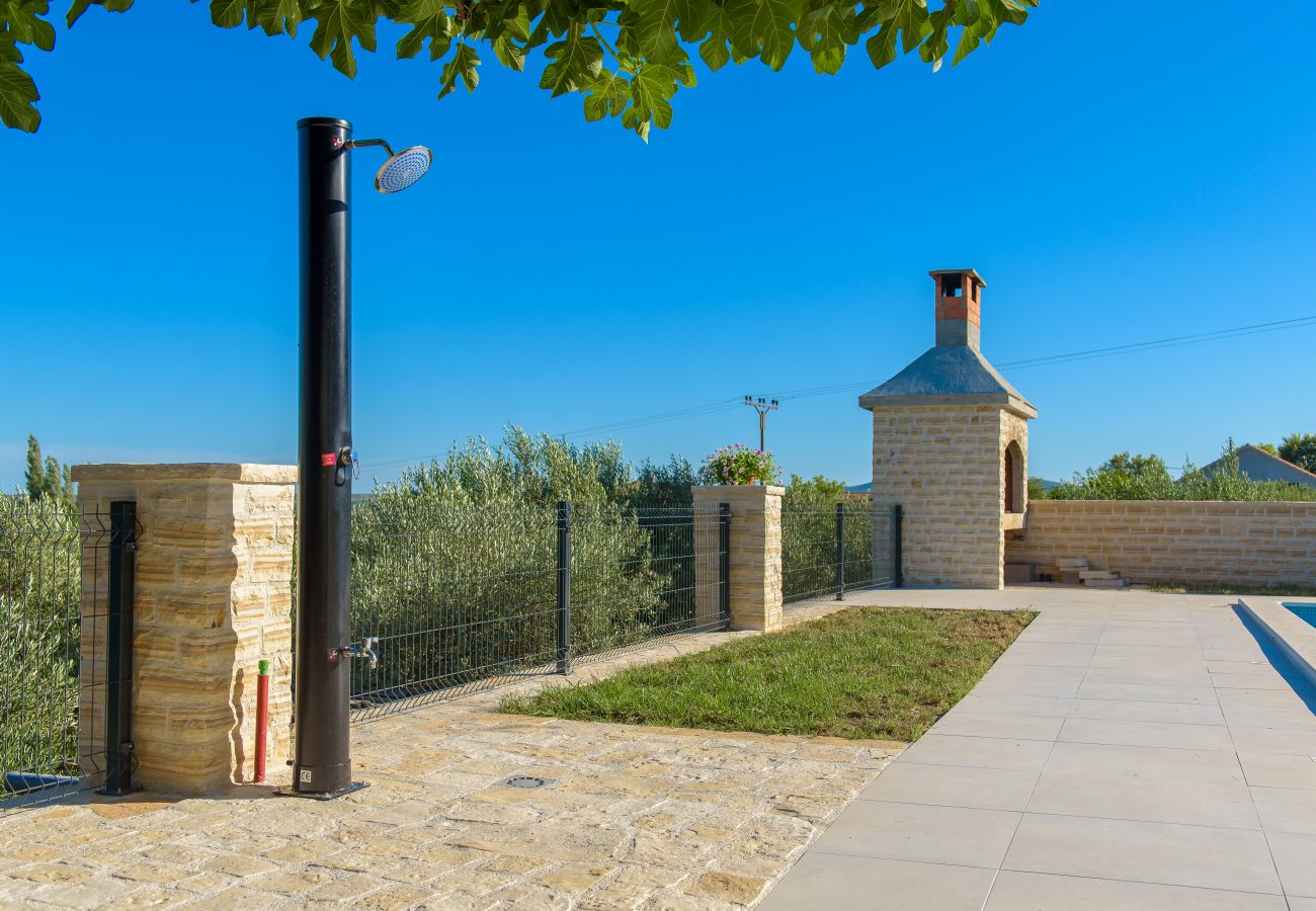 House in Lišane Ostrovicke - Poolincluded - Holiday Home Maslina 