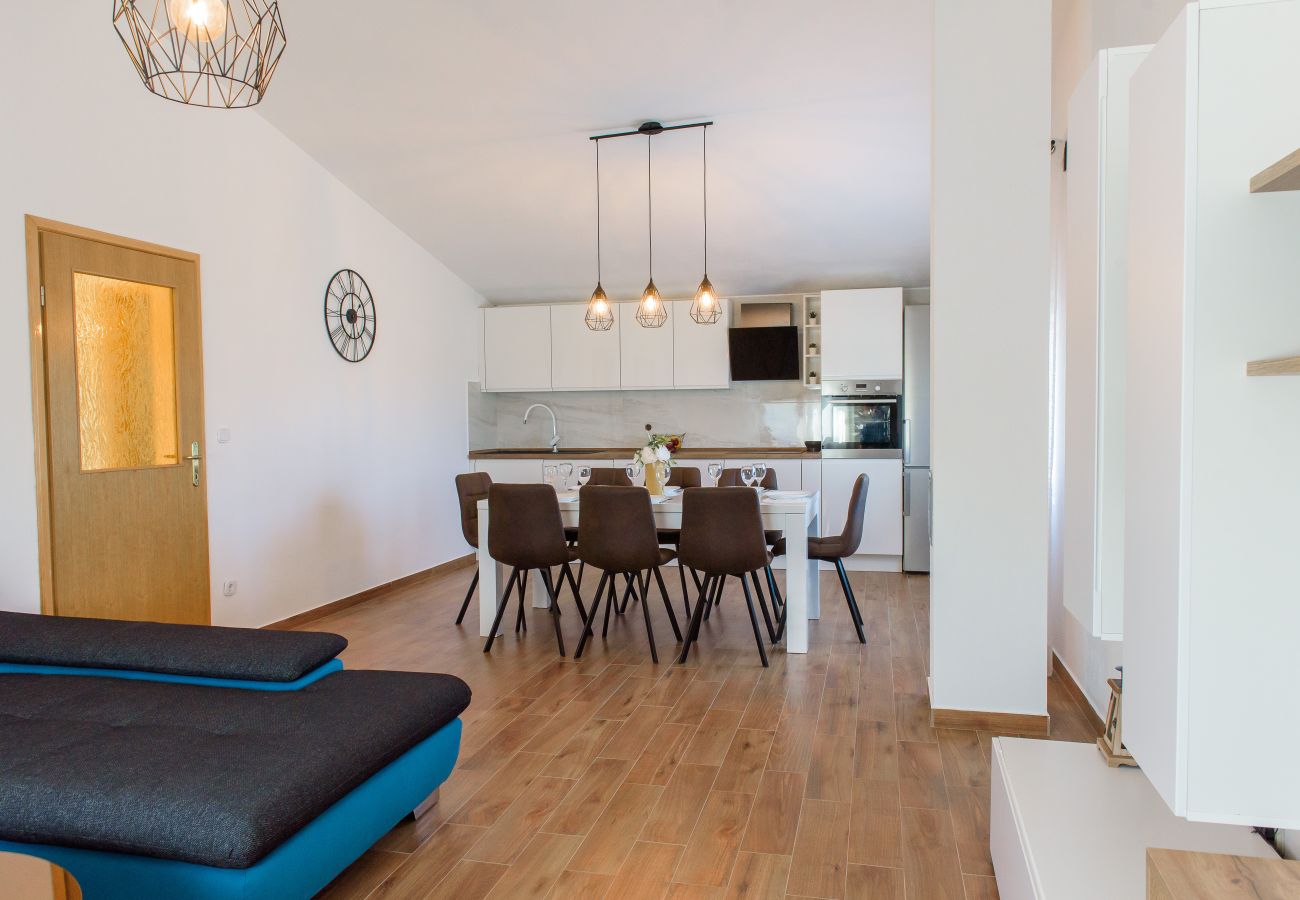 House in Lišane Ostrovicke - Poolincluded - Holiday Home Maslina 