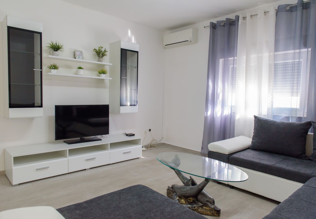 House in Lišane Ostrovicke - Poolincluded - Holiday Home Maslina 