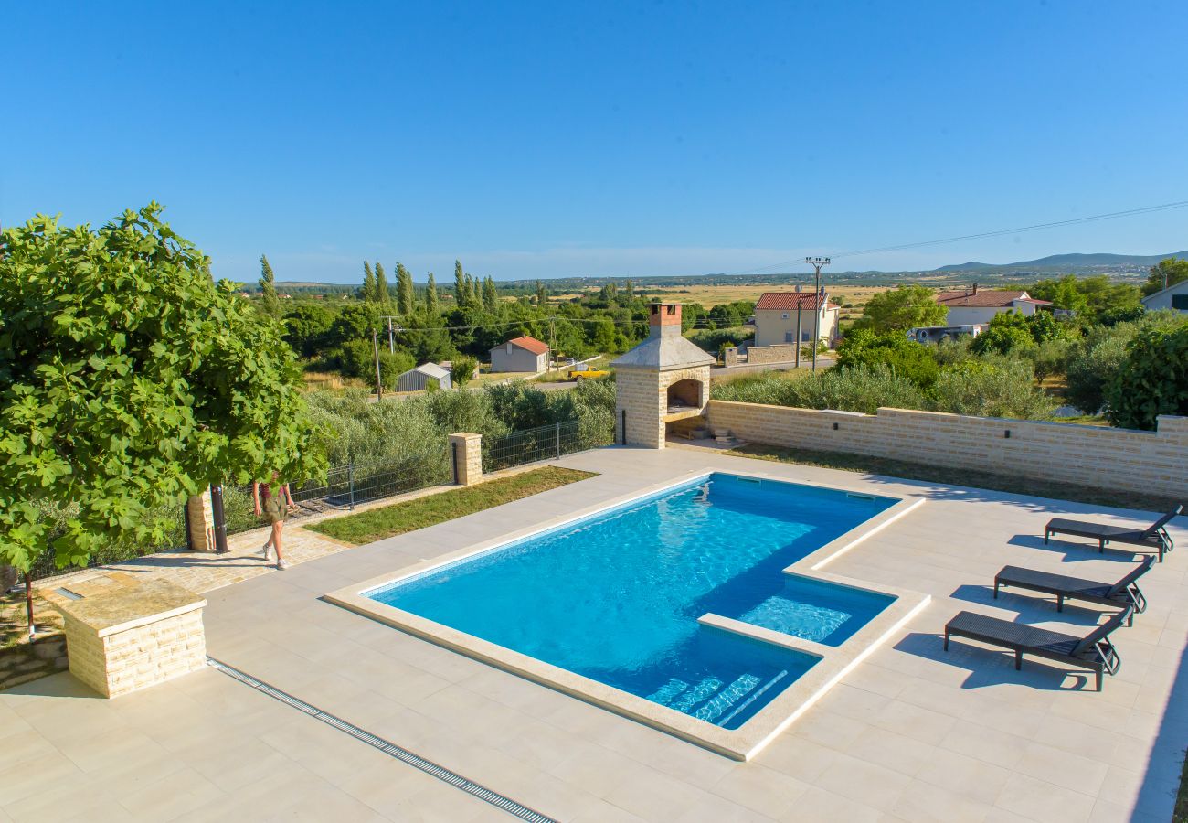House in Lišane Ostrovicke - Poolincluded - Holiday Home Maslina 