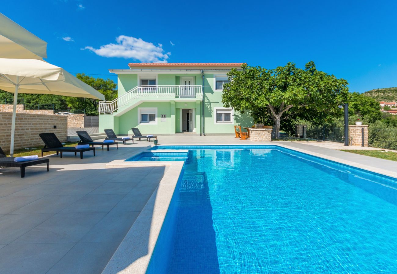 House in Lišane Ostrovicke - Poolincluded - Holiday Home Maslina 