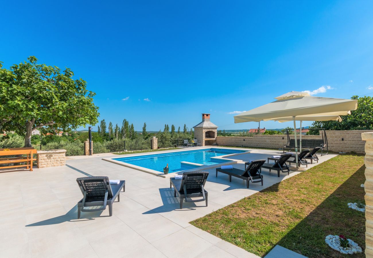 House in Lišane Ostrovicke - Poolincluded - Holiday Home Maslina 