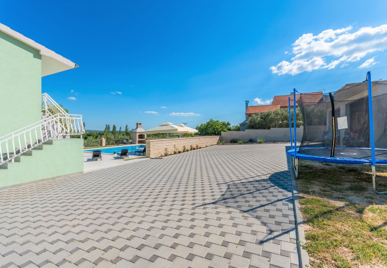 House in Lišane Ostrovicke - Poolincluded - Holiday Home Maslina 
