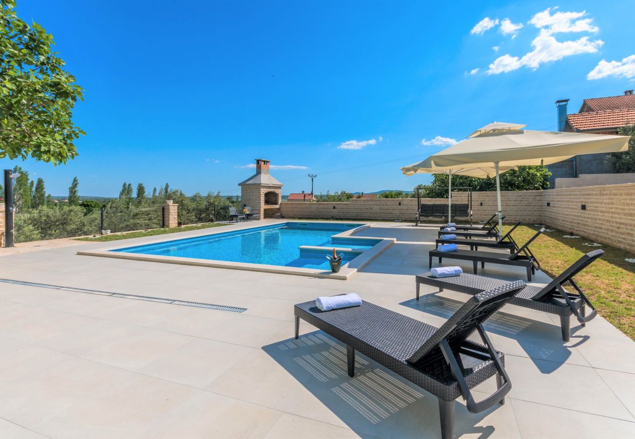 House in Lišane Ostrovicke - Poolincluded - Holiday Home Maslina 