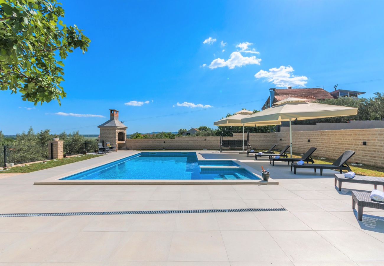 House in Lišane Ostrovicke - Poolincluded - Holiday Home Maslina 