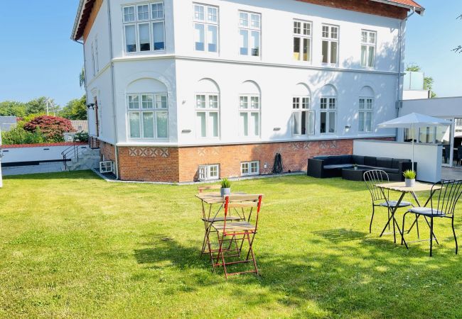 Apartment in Aalborg - aday - City Central Mansion - 4 bedroom apartment