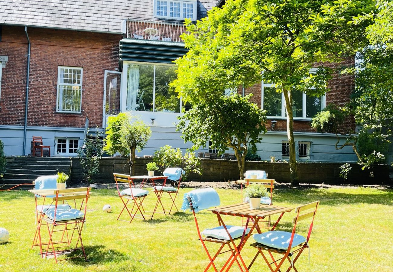 Apartment in Aalborg - aday - Aalborg mansion - Open bright apartment with garden