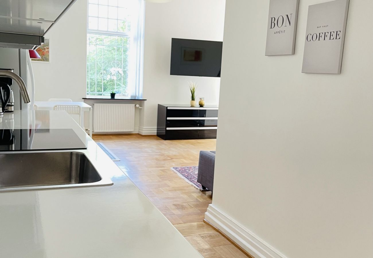Apartment in Aalborg - aday - Aalborg mansion - Open bright apartment with garden