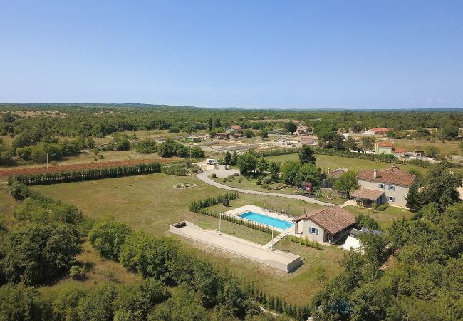 House in Svetvincenat - Poolincluded - Stancija Cabrunici House in Svetvincenat - Poolincluded - Stancija Cabrunici