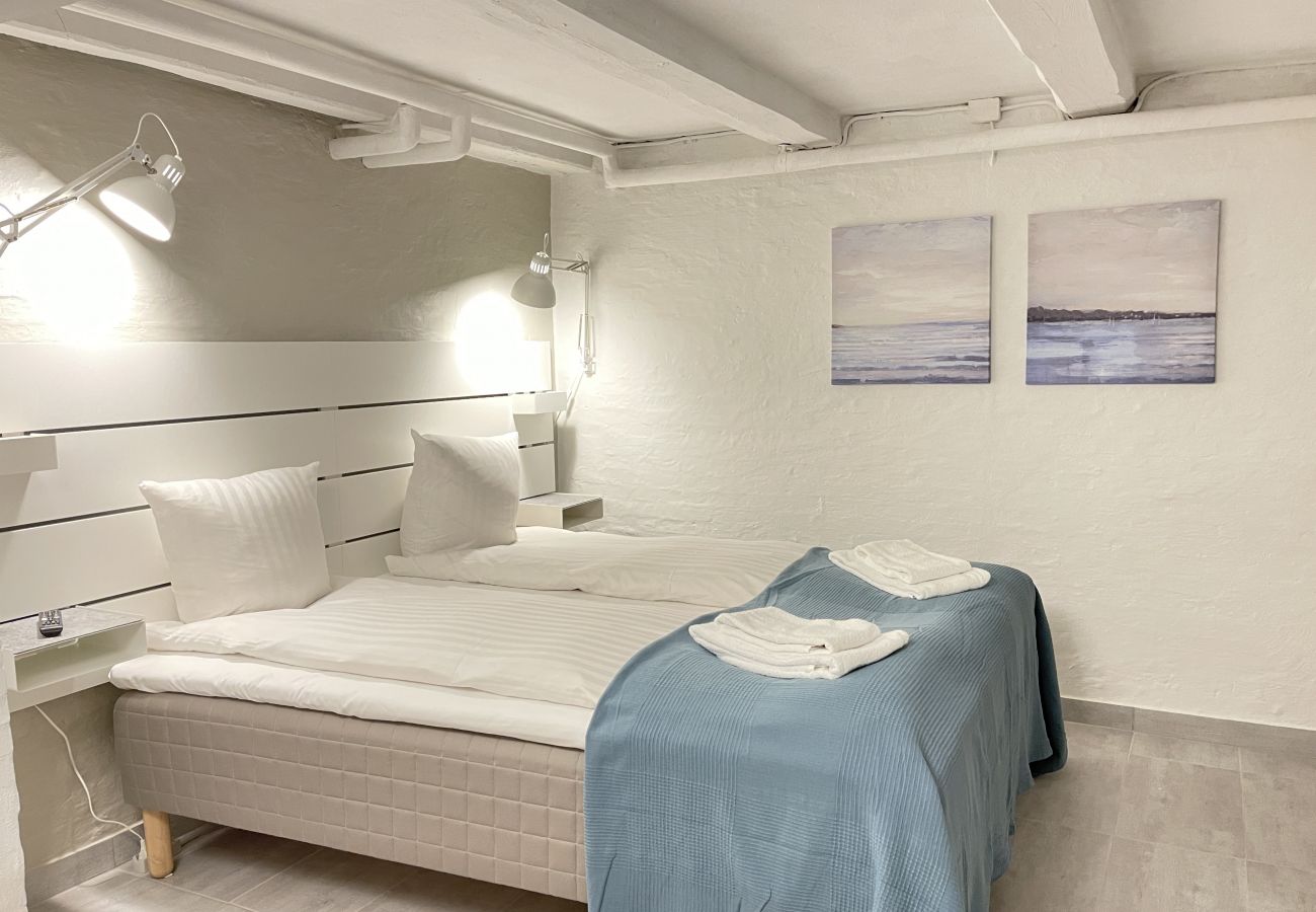 Rent by room in Aalborg - aday - Aalborg Mansion - Elegant Room