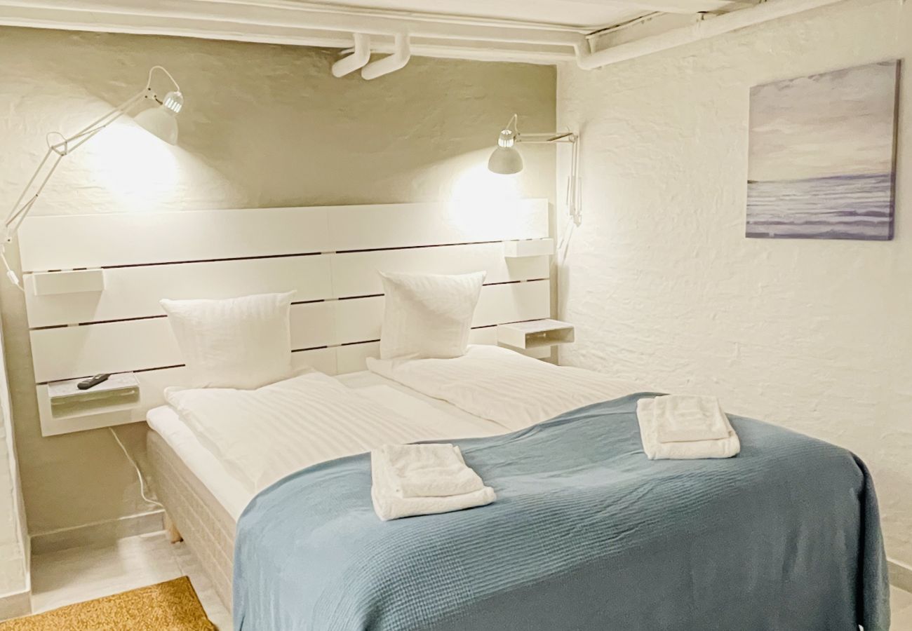 Rent by room in Aalborg - aday - Aalborg Mansion - Elegant Room