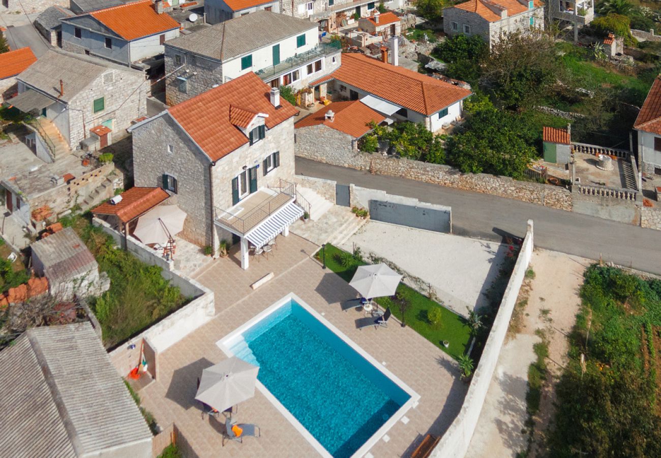 House in Donje Selo - Poolincluded - Holiday home Little Paradise
