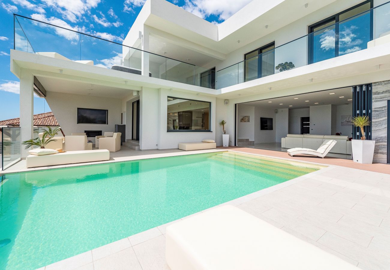 House in Maslenica - Poolincluded Luxury villa Saint Michel