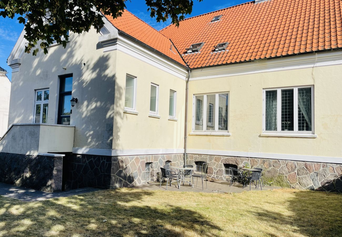 Rent by room in Frederikshavn - aday - Frederikshavn City Center - Charming double room