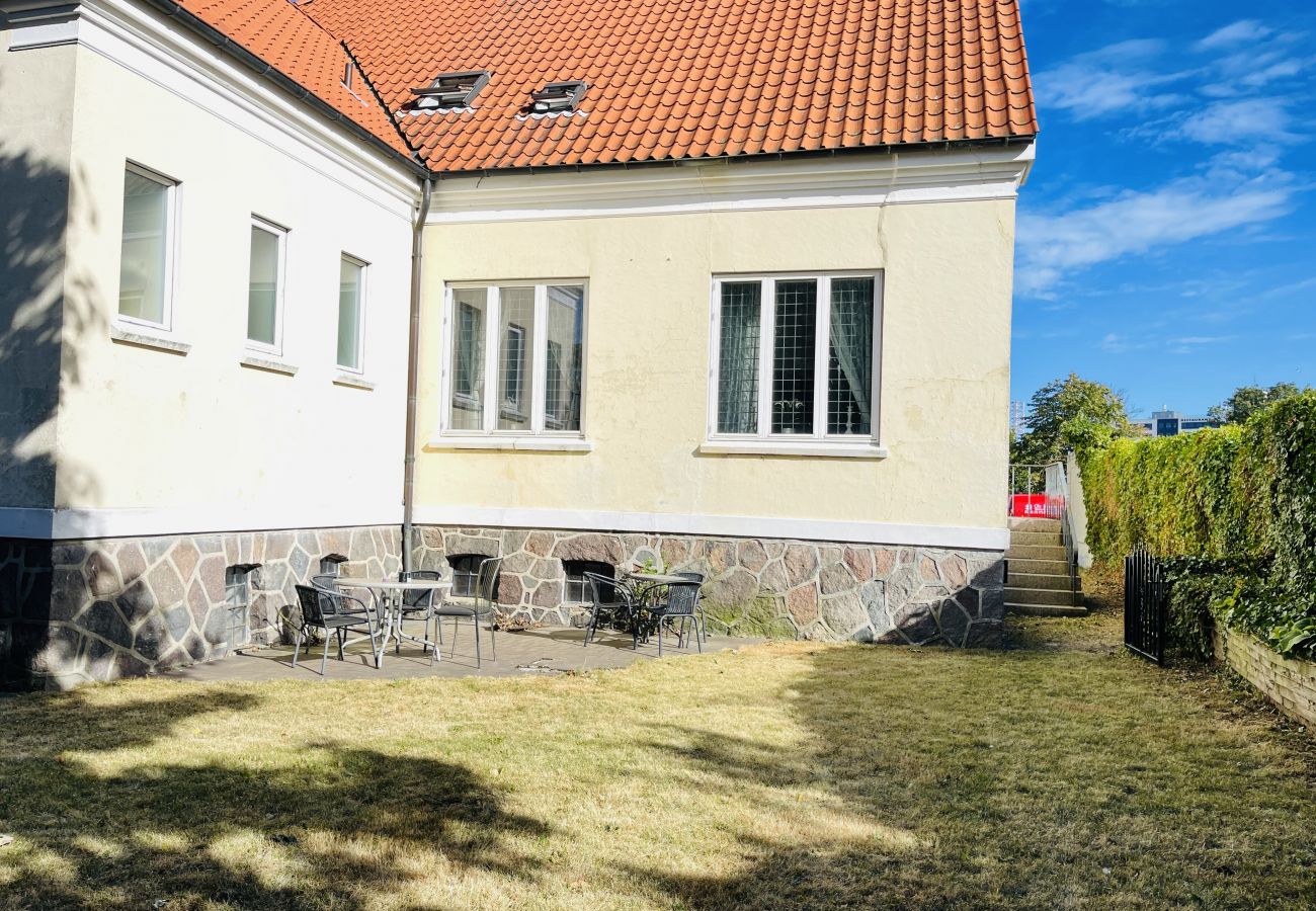 Rent by room in Frederikshavn - aday - Frederikshavn City Center - Charming double room