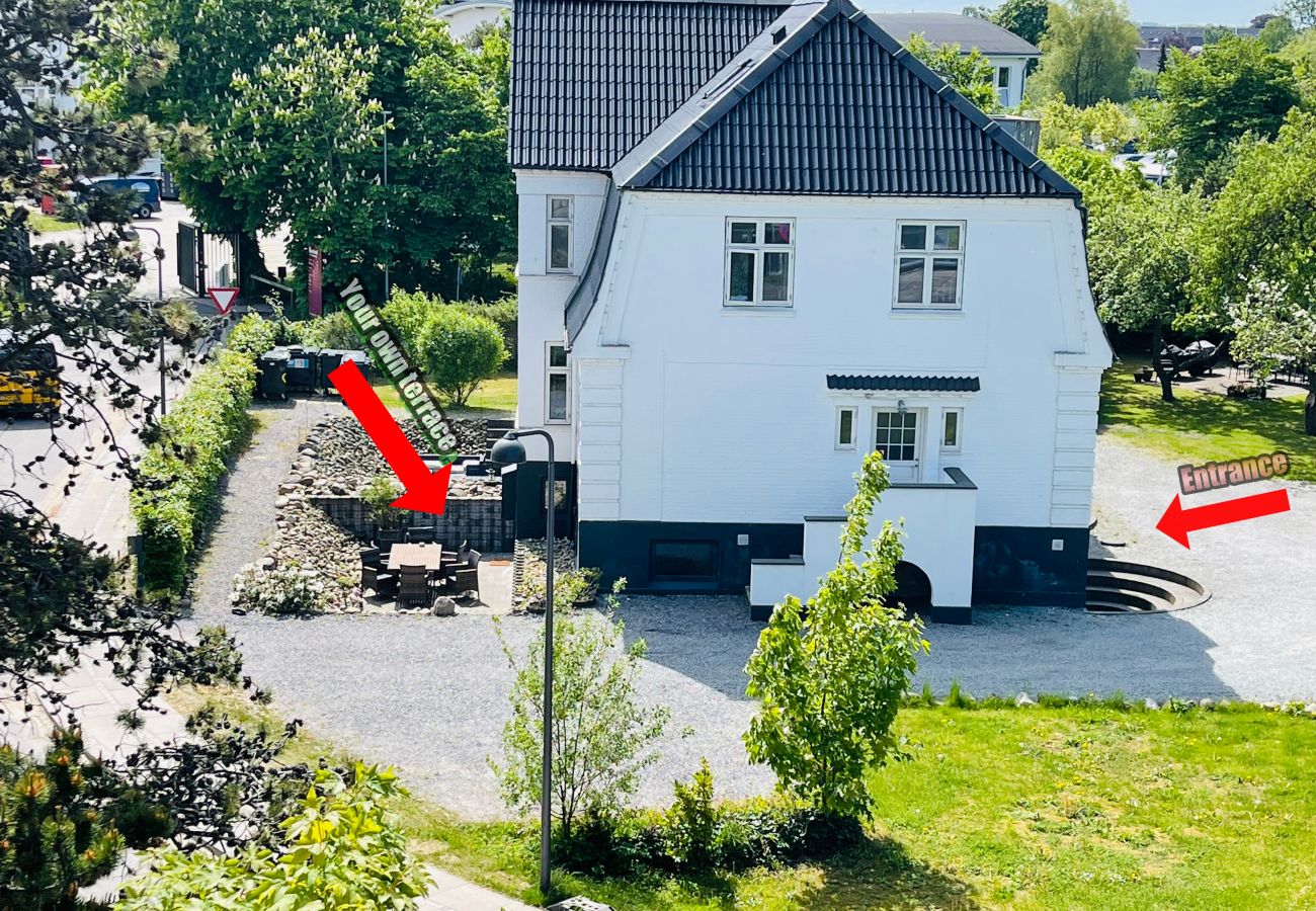 Apartment in Aalborg - aday - Central Charming Apartment with Terrace