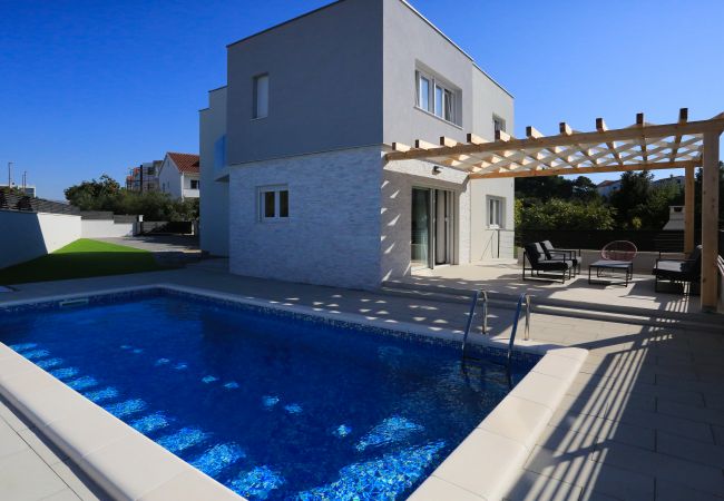  in Šibenik - Poolincluded - Villa Sibenik