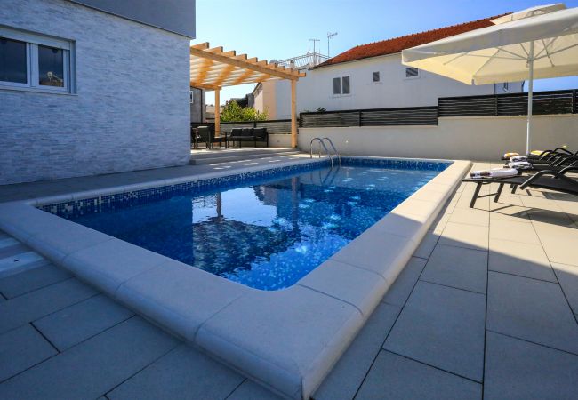 House in Šibenik - Poolincluded - Villa Sibenik House in Šibenik - Poolincluded - Villa Sibenik