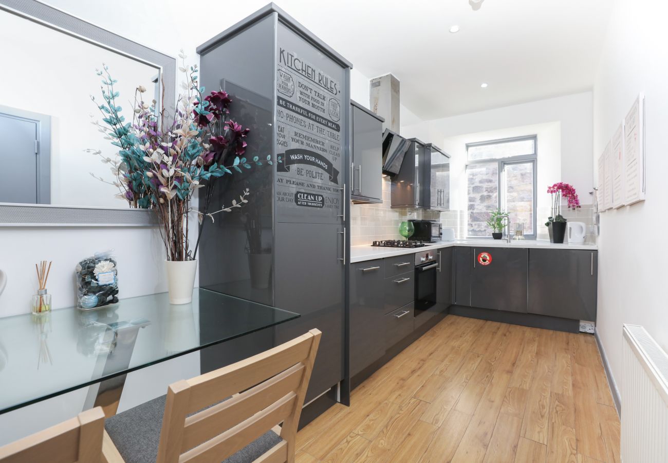 Apartment in Edinburgh - Luxury Modern 3 Bed City Centre Apartment
