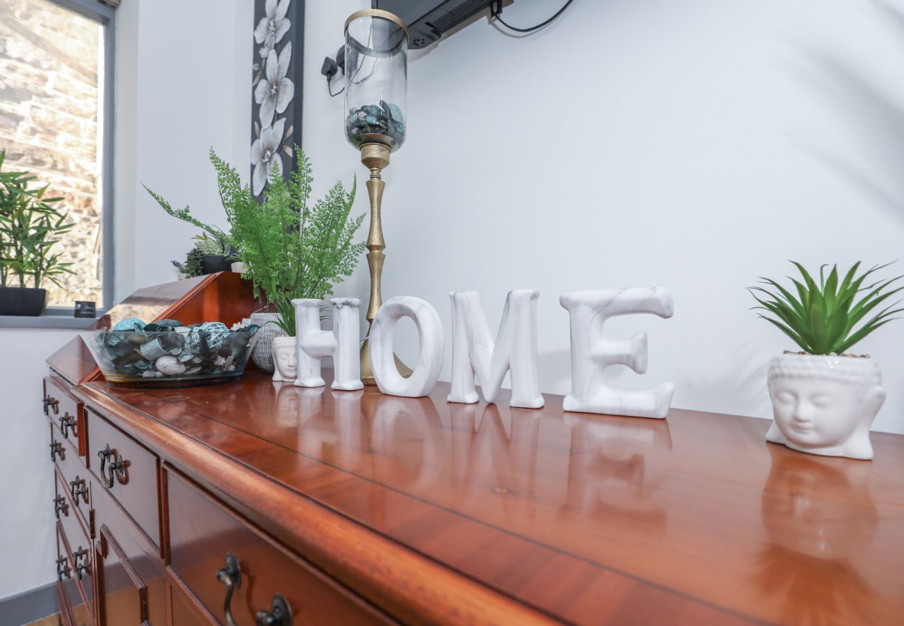 Apartment in Edinburgh - Luxury Modern 3 Bed City Centre Apartment