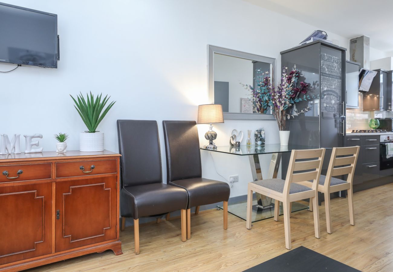 Apartment in Edinburgh - Luxury Modern 3 Bed City Centre Apartment
