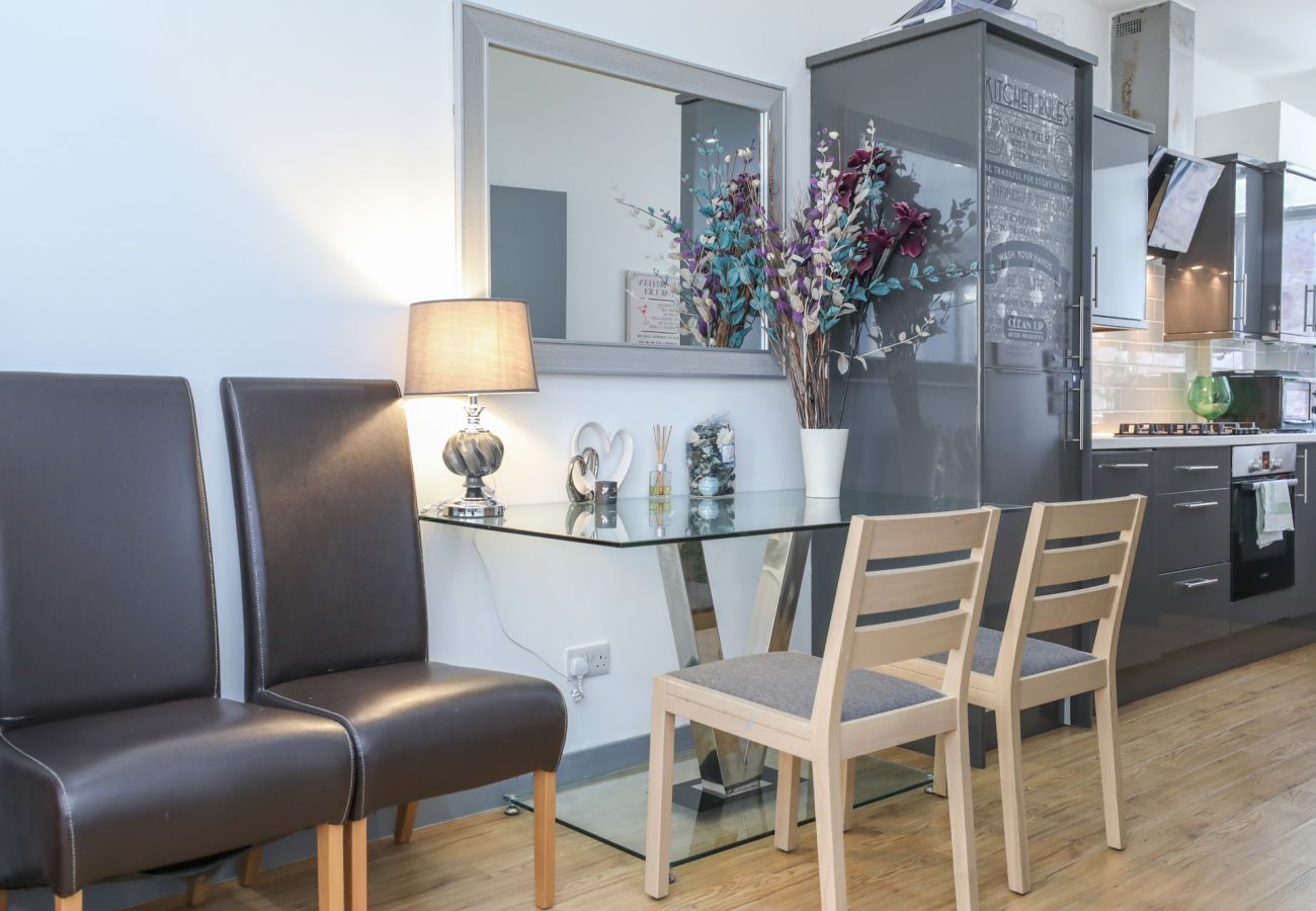 Apartment in Edinburgh - Luxury Modern 3 Bed City Centre Apartment