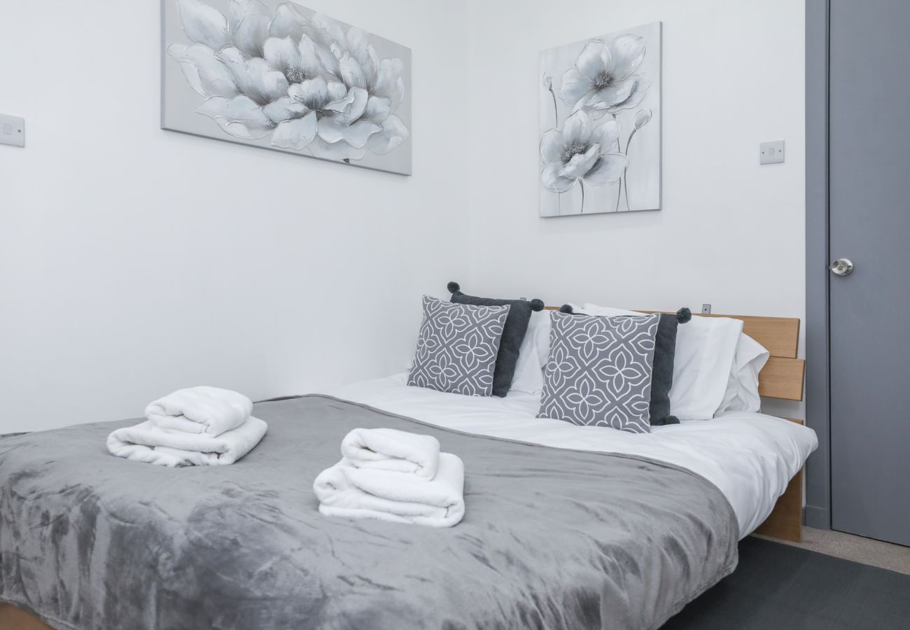 Apartment in Edinburgh - Luxury Modern 3 Bed City Centre Apartment