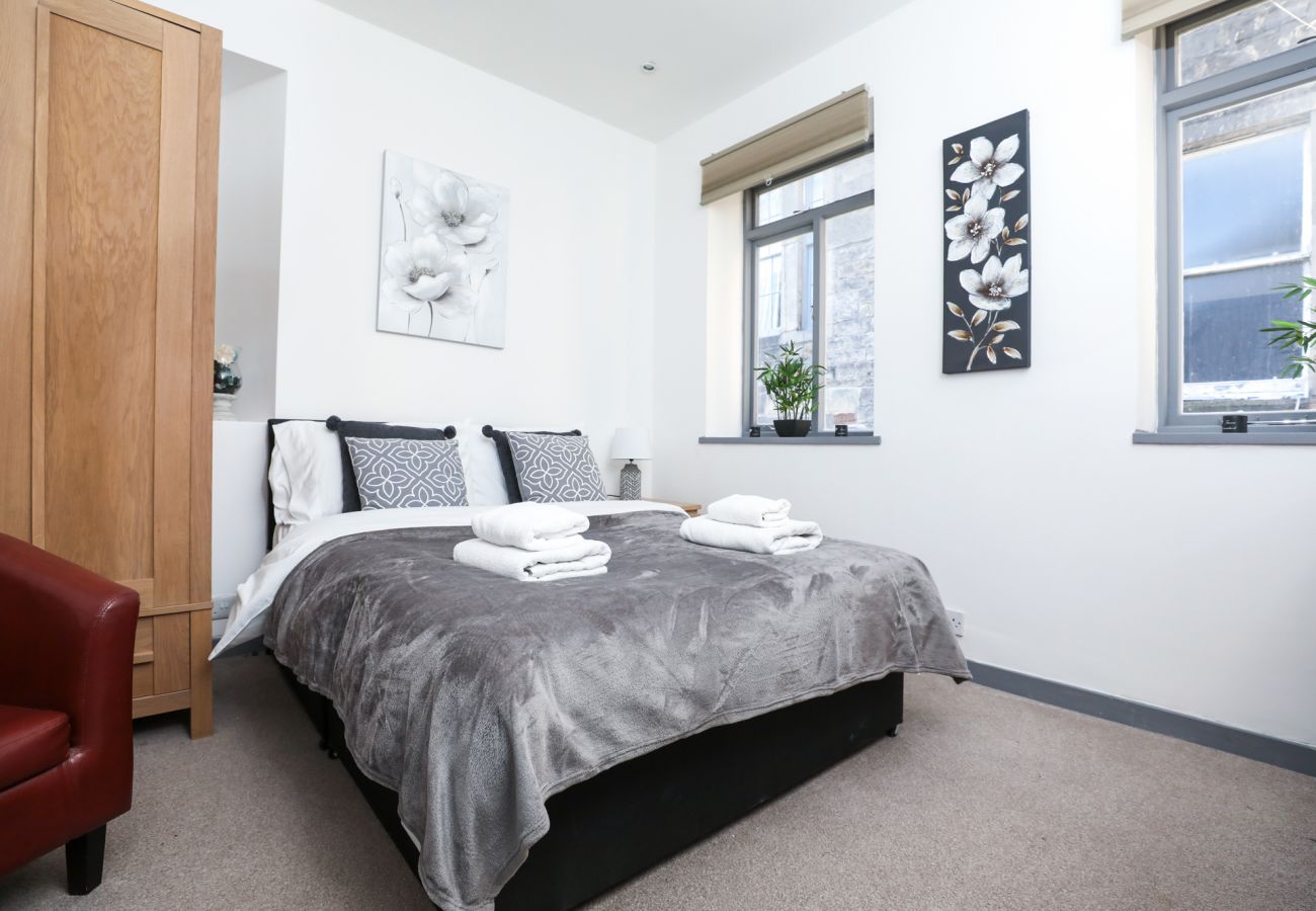 Apartment in Edinburgh - Luxury Modern 3 Bed City Centre Apartment