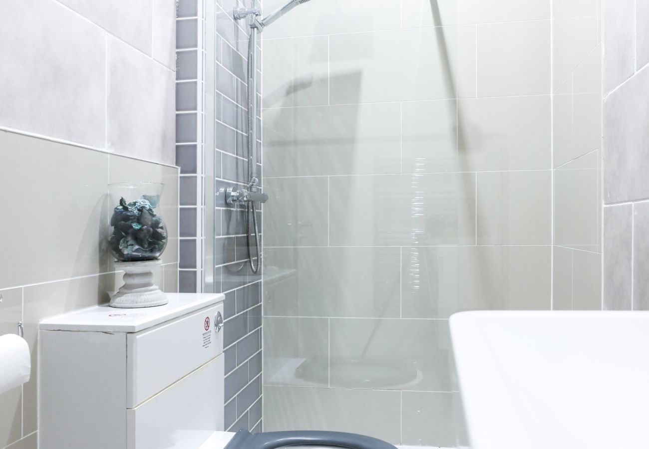 Apartment in Edinburgh - Luxury Modern 3 Bed City Centre Apartment