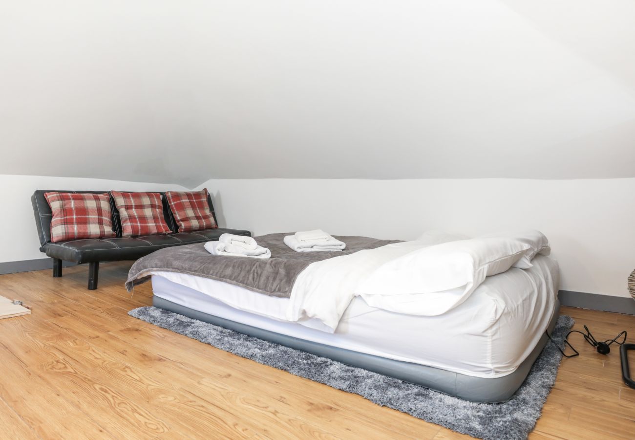 Apartment in Edinburgh - Luxury Modern 3 Bed City Centre Apartment