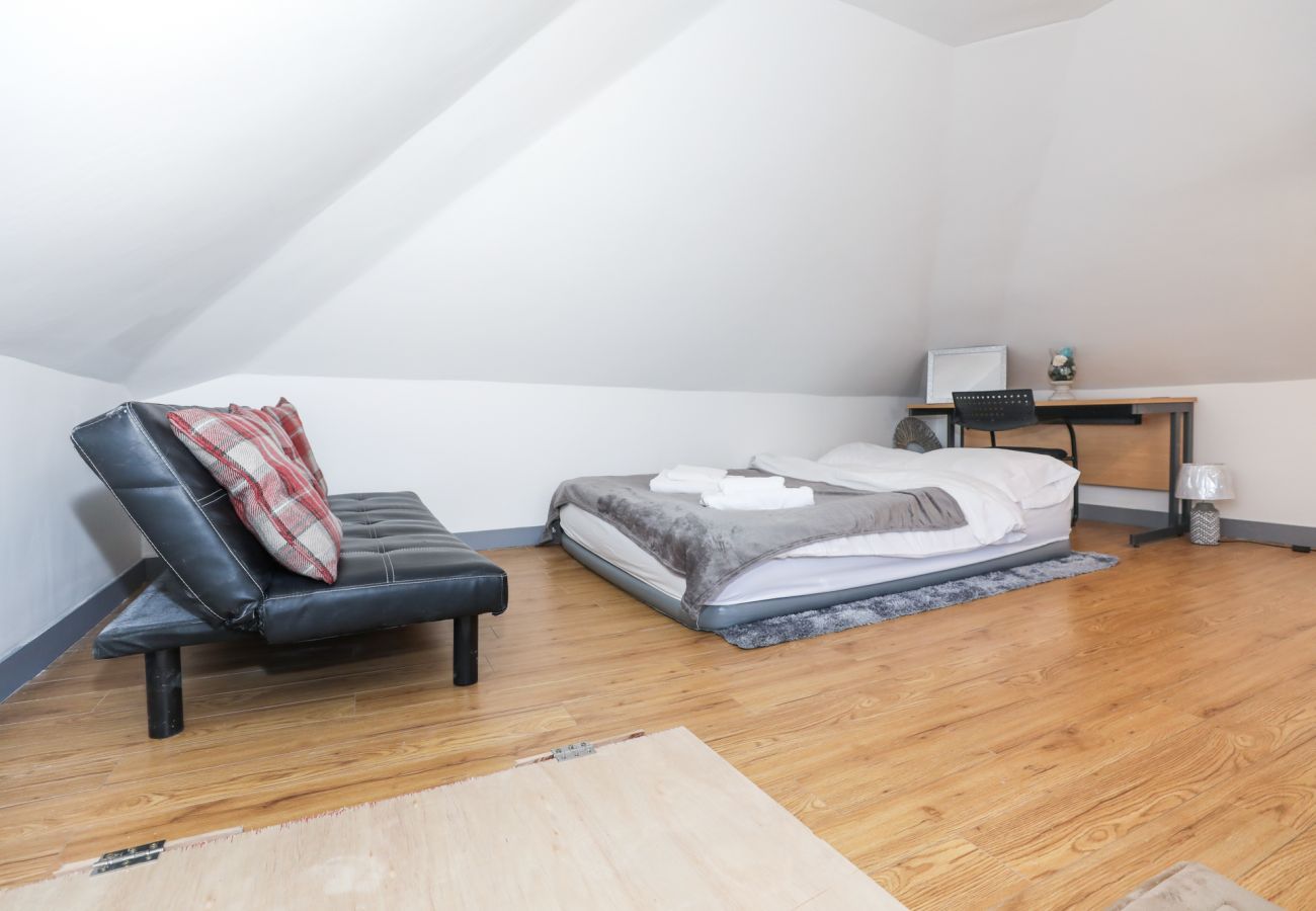 Apartment in Edinburgh - Luxury Modern 3 Bed City Centre Apartment