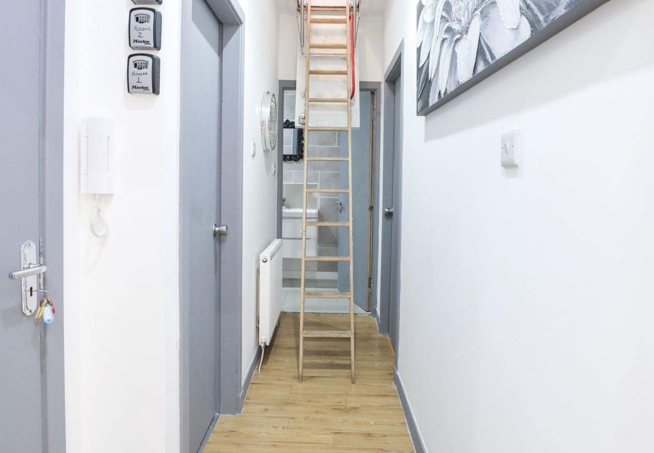 Apartment in Edinburgh - Luxury Modern 3 Bed City Centre Apartment