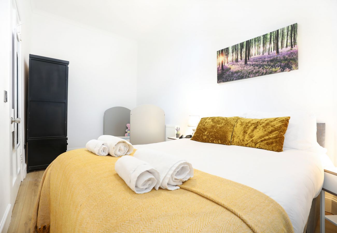 Apartment in Edinburgh - Brand New Luxurious Three Bed Apartment