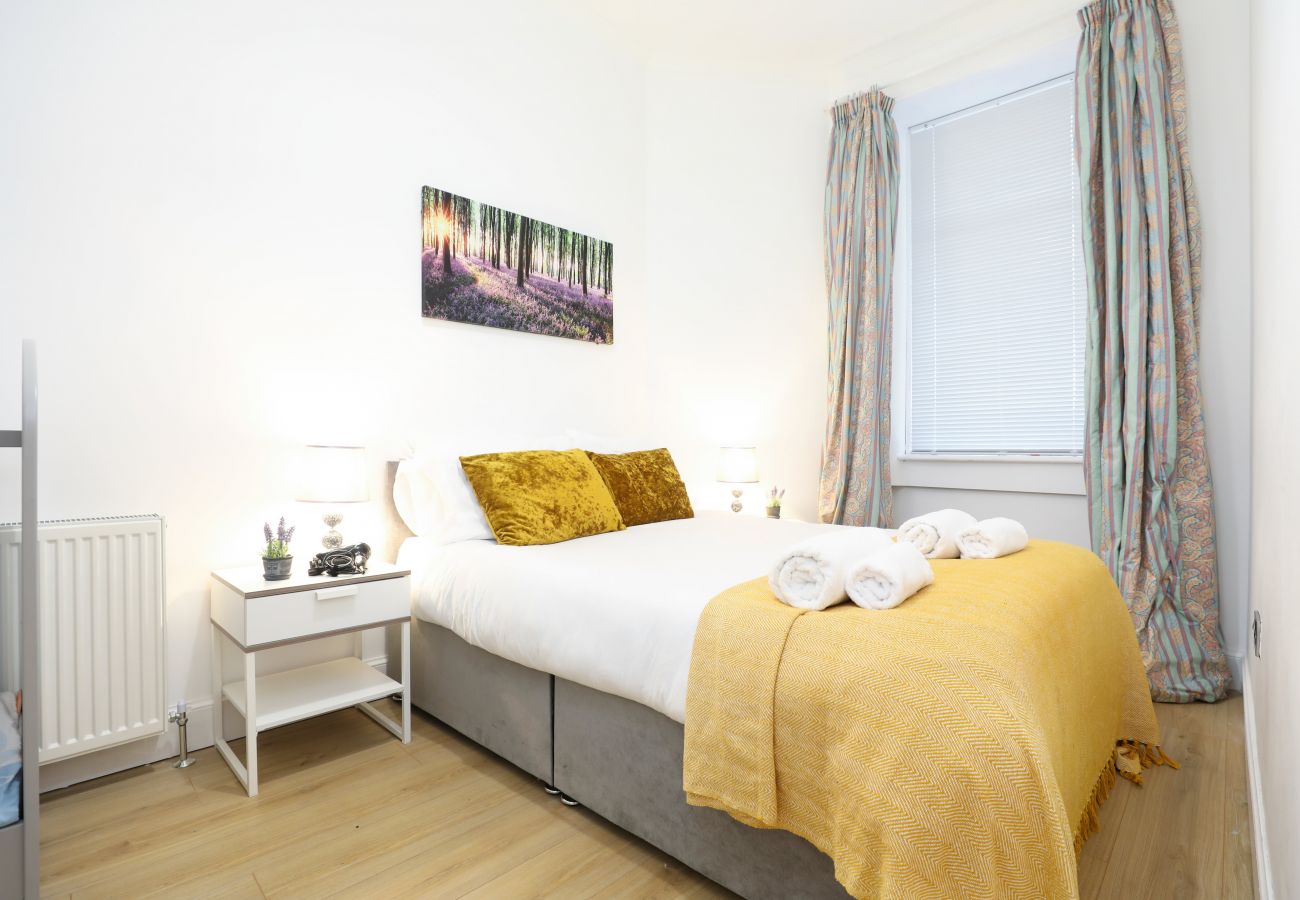 Apartment in Edinburgh - Brand New Luxurious Three Bed Apartment